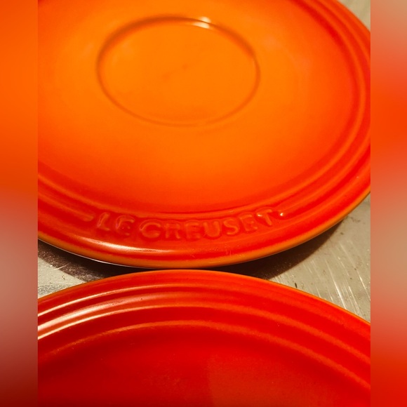 Le Creuset Other - Le Creuset Flame saucer Plates